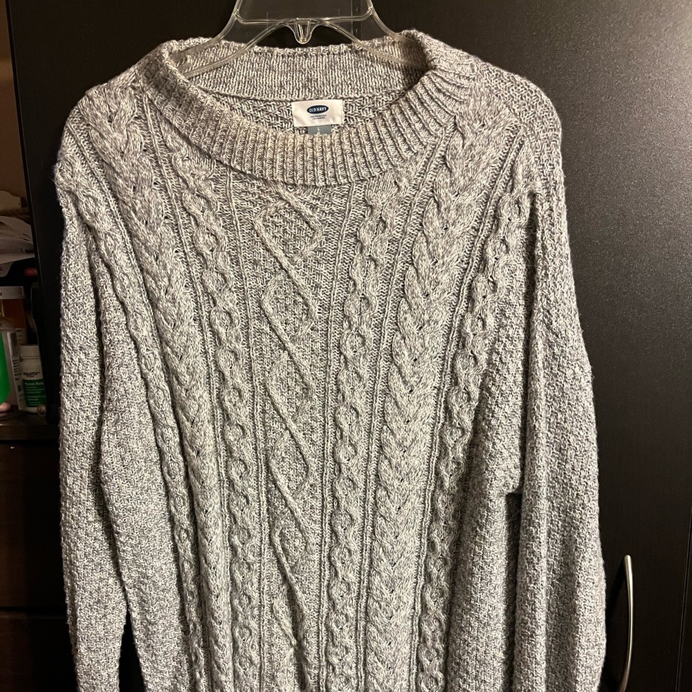Old Navy woman’s size large sweater.